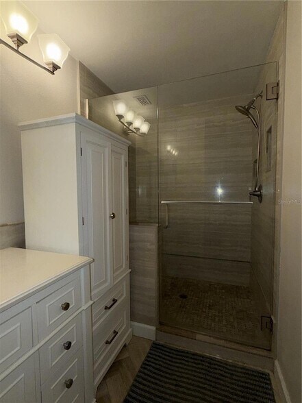 Building Photo - 550 Cranes Way