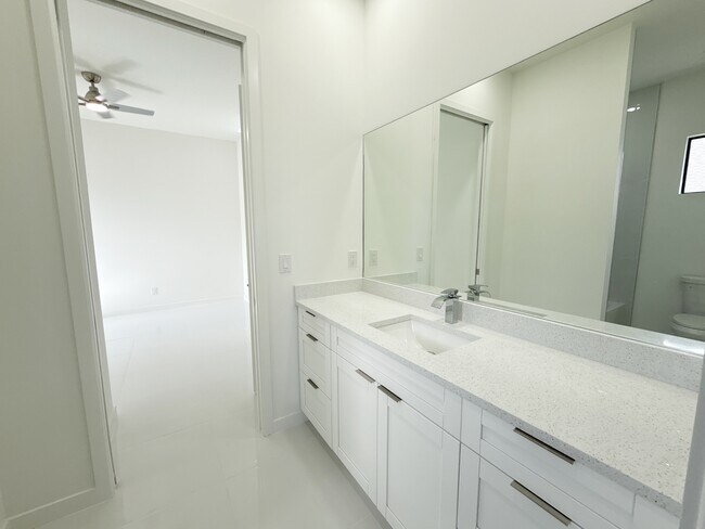 Building Photo - 4113 NW 34th St