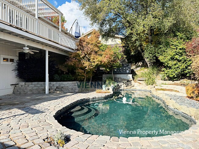 Building Photo - Beautiful Loomis Solar Home with Pool and Spa!!