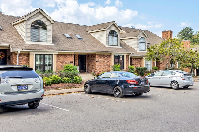 Building Photo - 224 Glenstone Cir