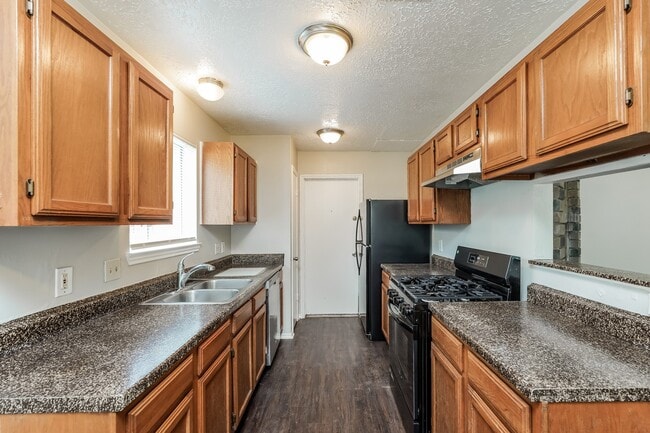 Building Photo - 13526 Hampton Falls Dr