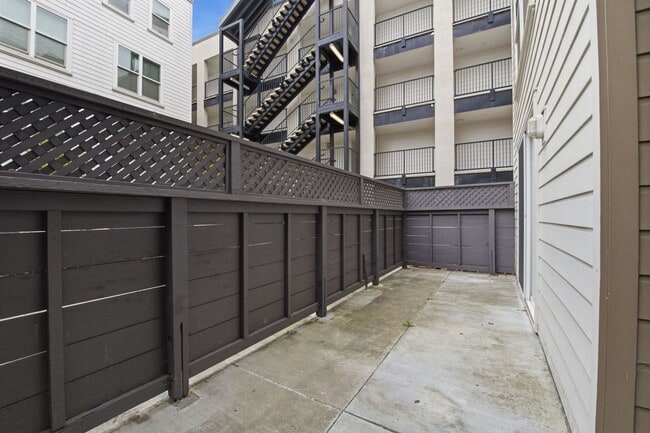 Building Photo - 8100 Oceanview Terrace