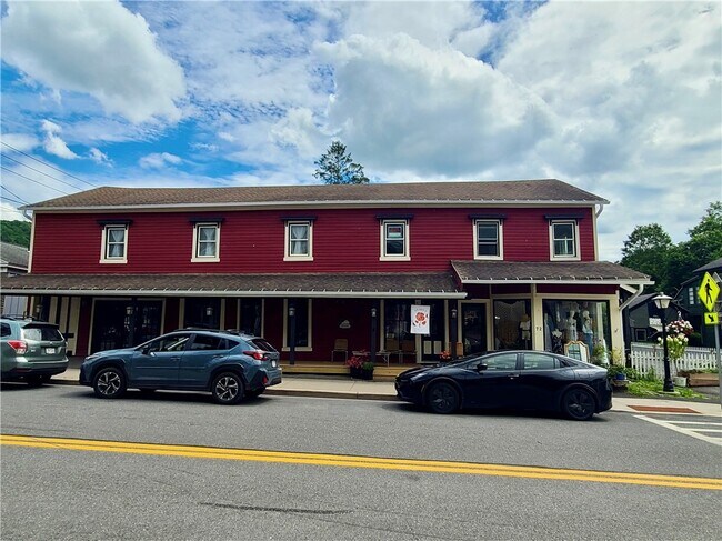 Building Photo - 72 Main St