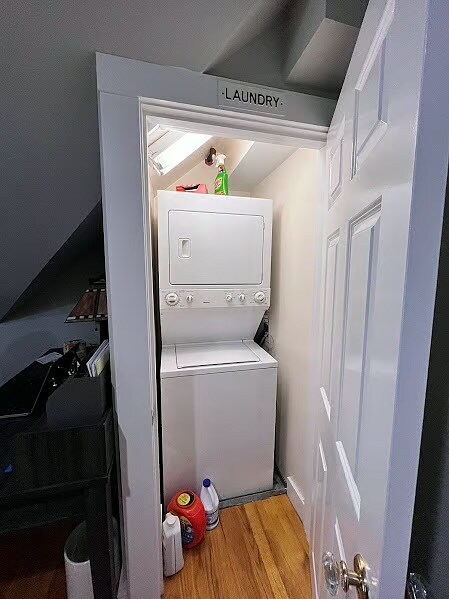 Building Photo - 127 Dodge St