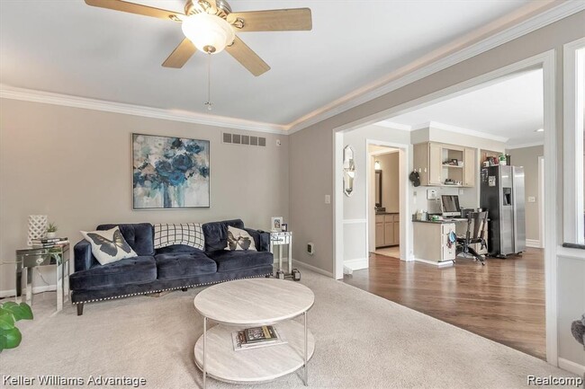 Building Photo - 9049 Cobblestone Cir