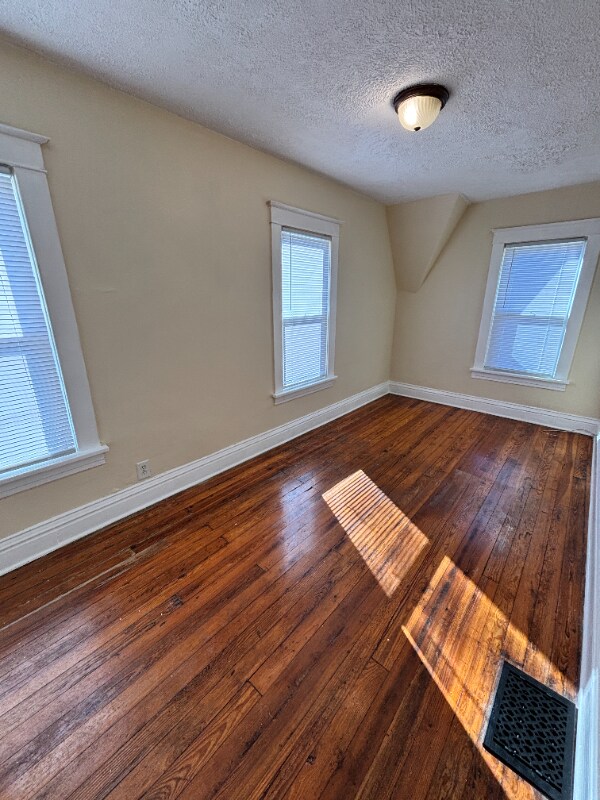 Building Photo - 645 Phillips St