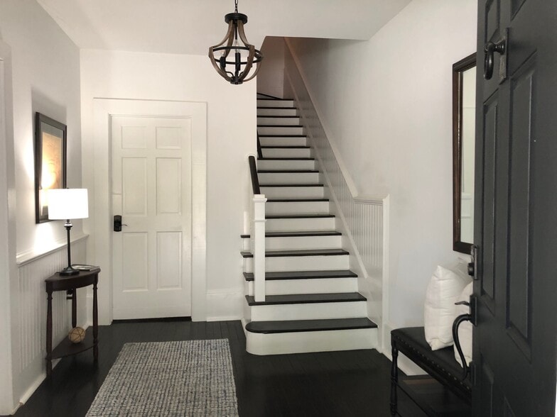 Building Photo - 400 Elizabeth St