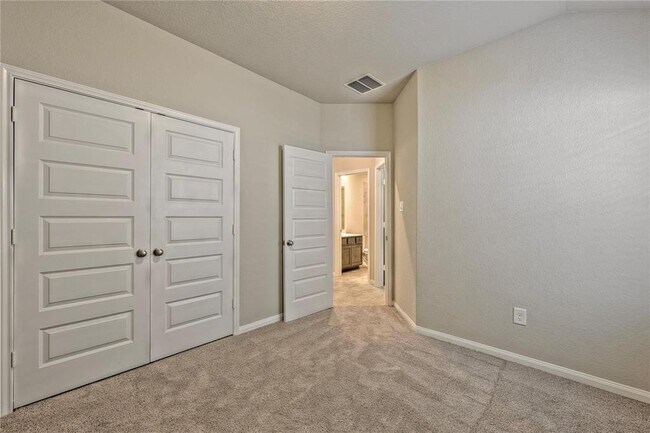 Building Photo - 17502 Rosette Grass Dr