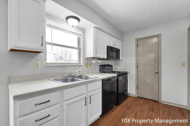 Building Photo - 7224 Candlestone Dr