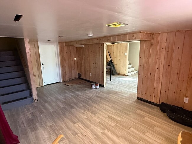 Building Photo - Beautiful 6 Bed, 3 Bath House; W/D Include...