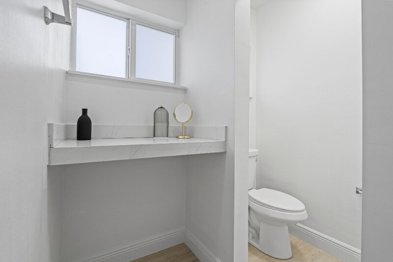 Building Photo - 3220 NW 4th Ct