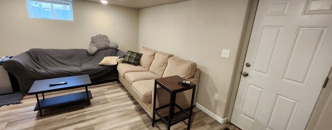 Building Photo - 3-Bed, 2-Bath Beauty in a Can’t-Miss Locat...
