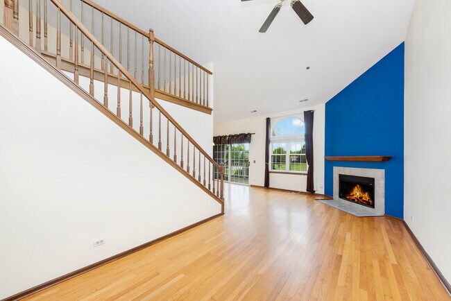 Building Photo - 5S510 Scots Dr