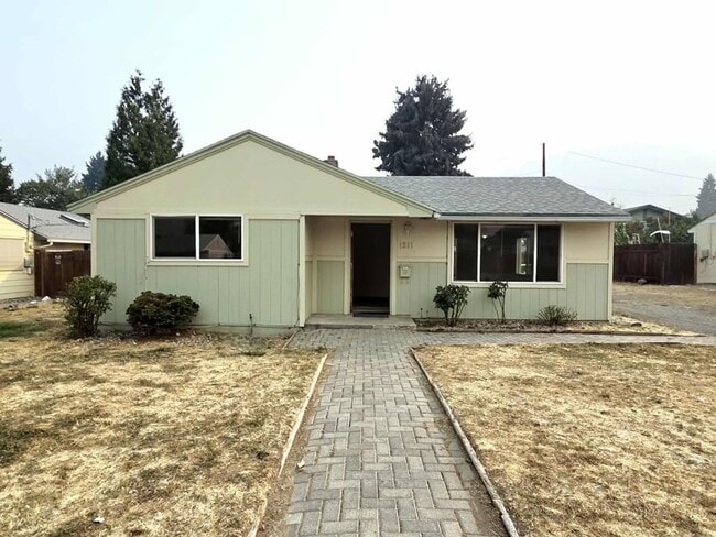 Primary Photo - Two Bedrooms & One Bathroom Home $100.00 o...