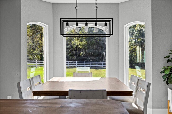 Building Photo - 11601 King George Ct