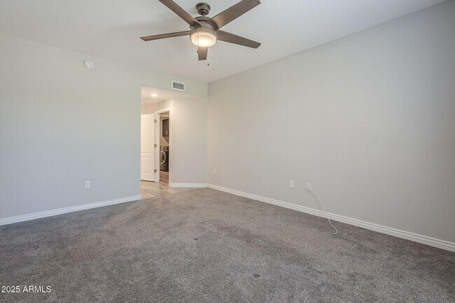 Building Photo - 2425 W Bronco Butte Trl