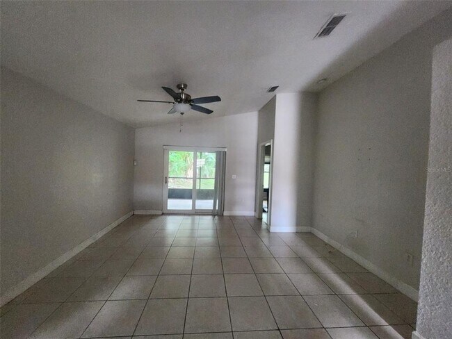 Building Photo - 940 Fenton Ln