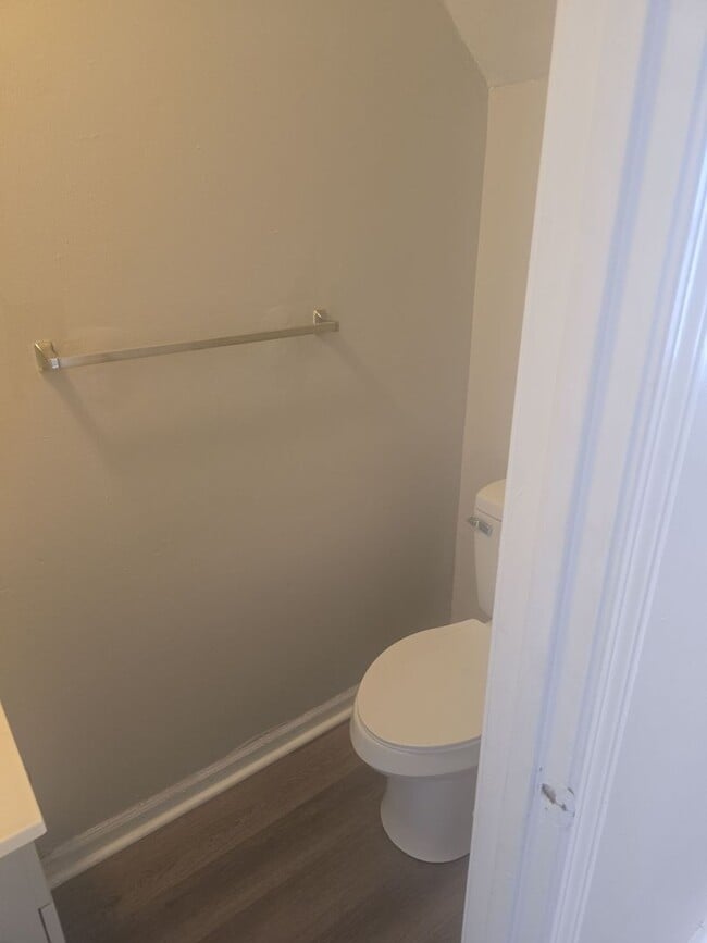 Building Photo - Near Prisma Health 2 bed 1.5 bath Townhome