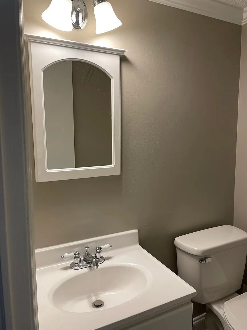 Building Photo - 1852 Mepkin Rd