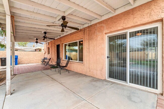 Building Photo - Timeless Historic Santa-Fe Style Home in F...