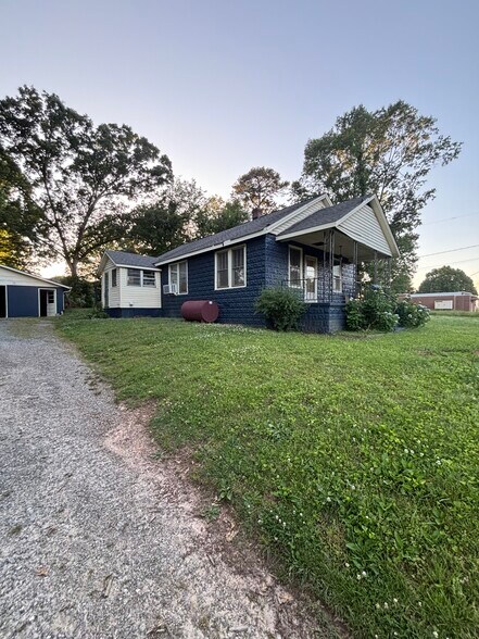 Exterior front yard - 8846 NC Highway 127