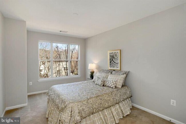 Building Photo - 2791 Centerboro Dr