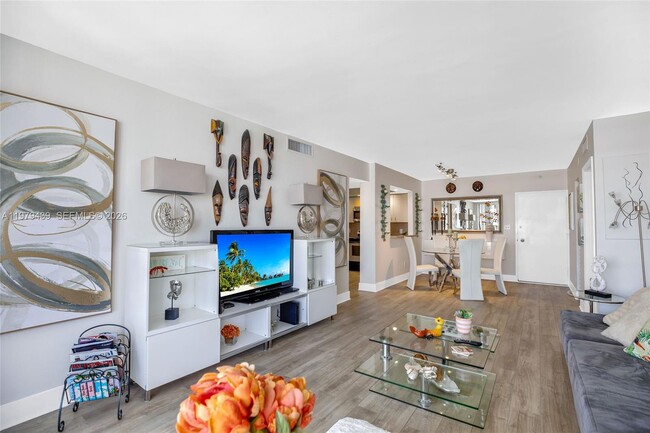 Building Photo - 5600 Collins Ave