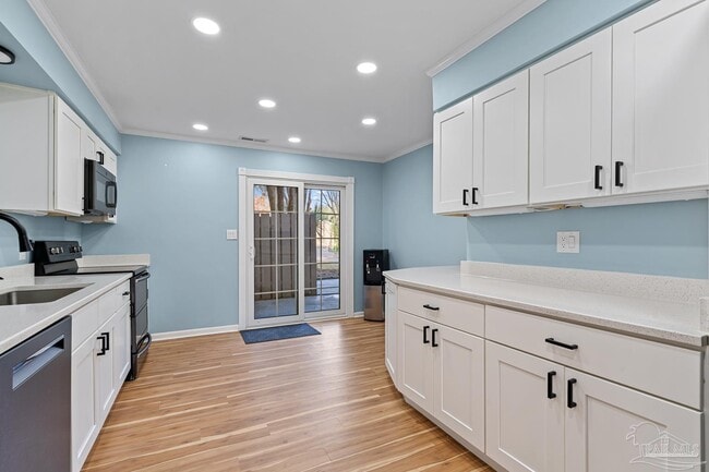 Building Photo - 4844 Huron Dr