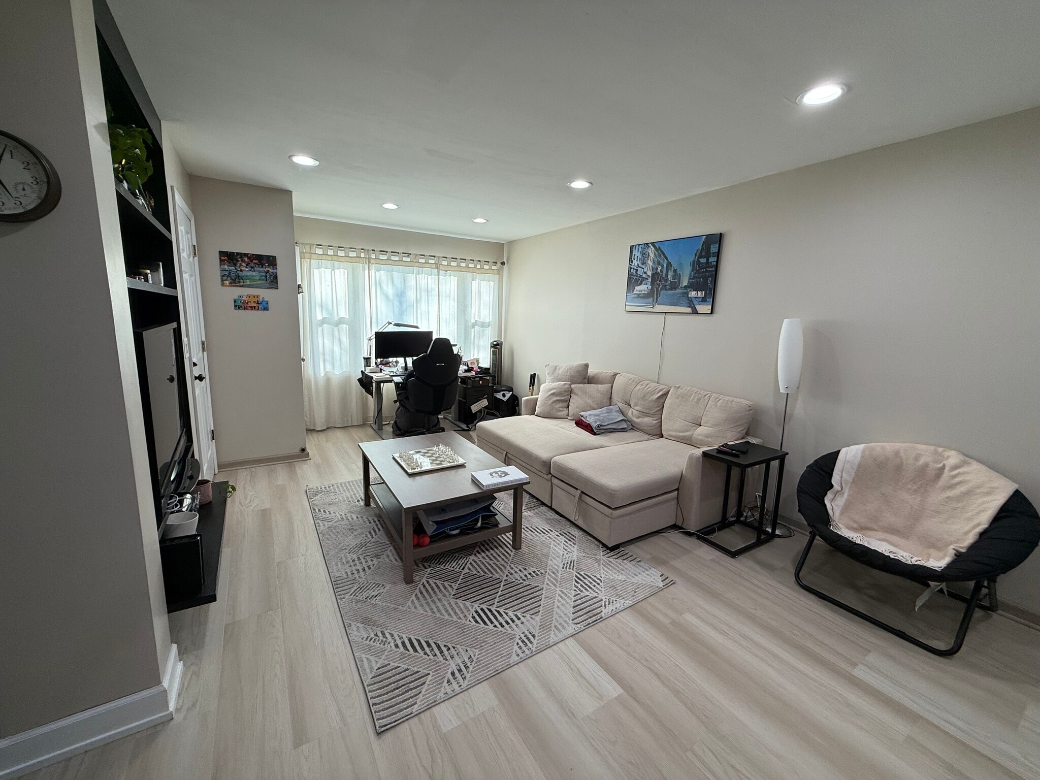 Building Photo - 536 S 74th St