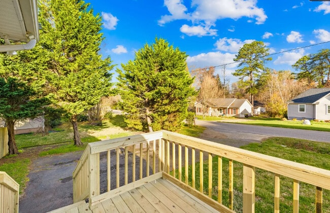 Building Photo - 7610 Sarah Dr