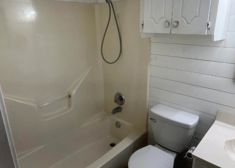 Building Photo - 8 Bridgestone Dr