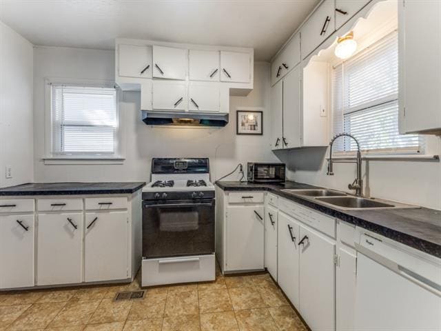 Building Photo - 8822 San Benito Way