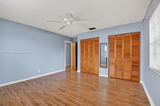 Building Photo - 6858 S Congress Ave