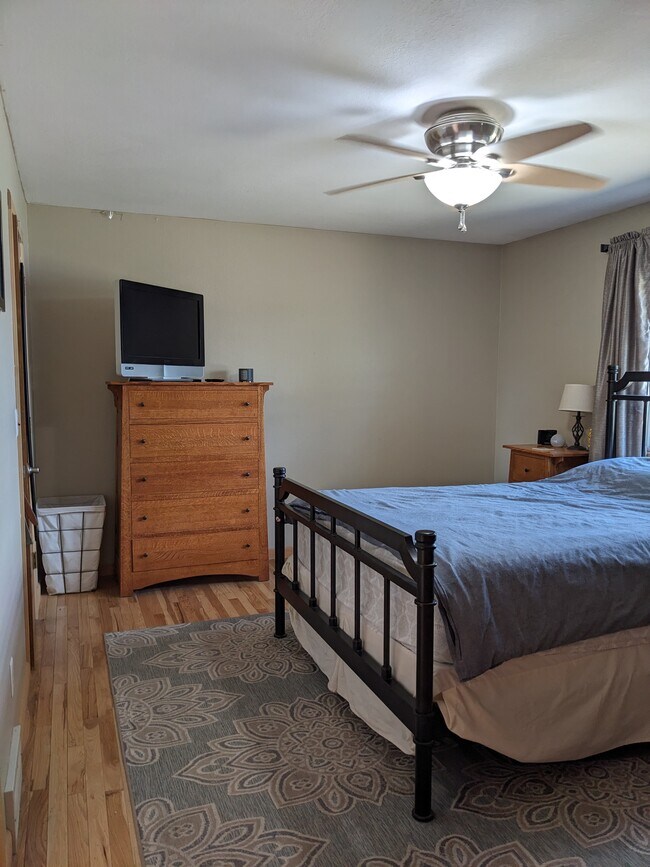 Building Photo - 6009 Blue Spruce Dr