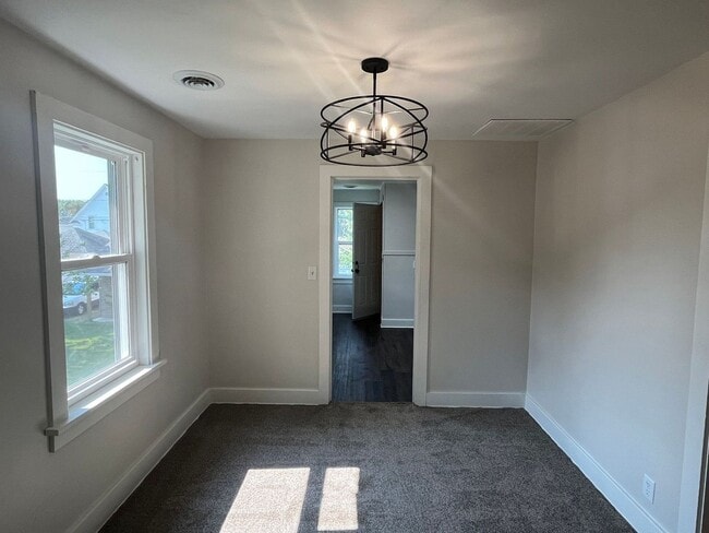 Building Photo - 322 N 2nd Ave