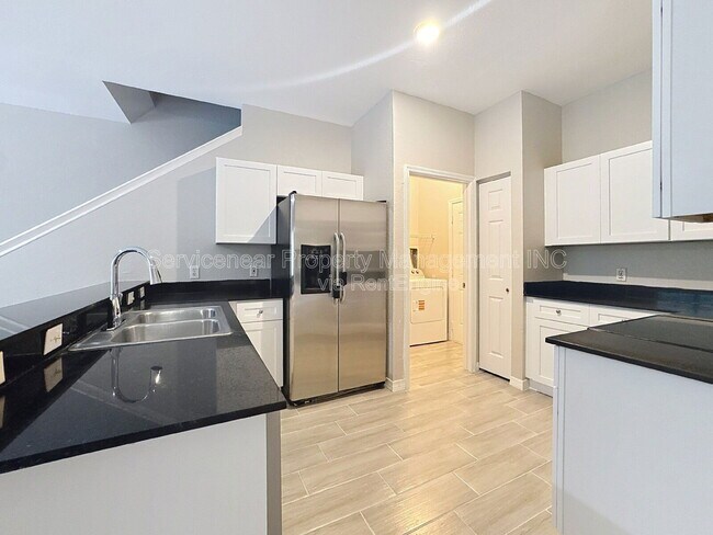 Building Photo - 10841 Dragonwood Dr