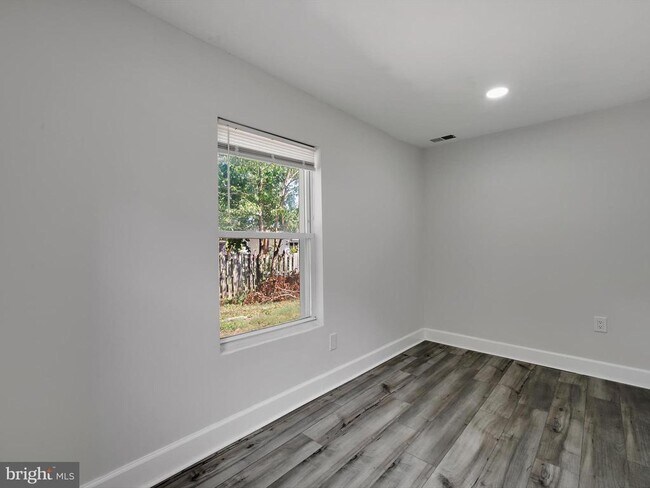Building Photo - 4502 Elmwood Rd