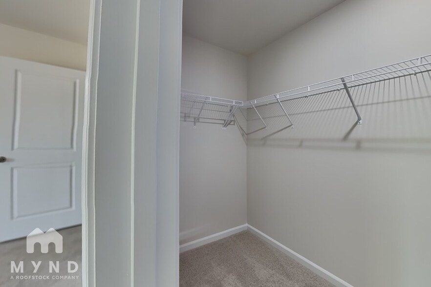 Building Photo - 3512 Rosebush Dr