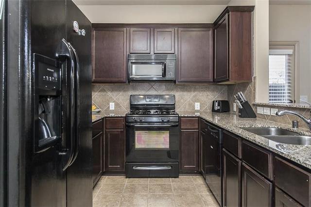 Building Photo - 867 Llano Dr