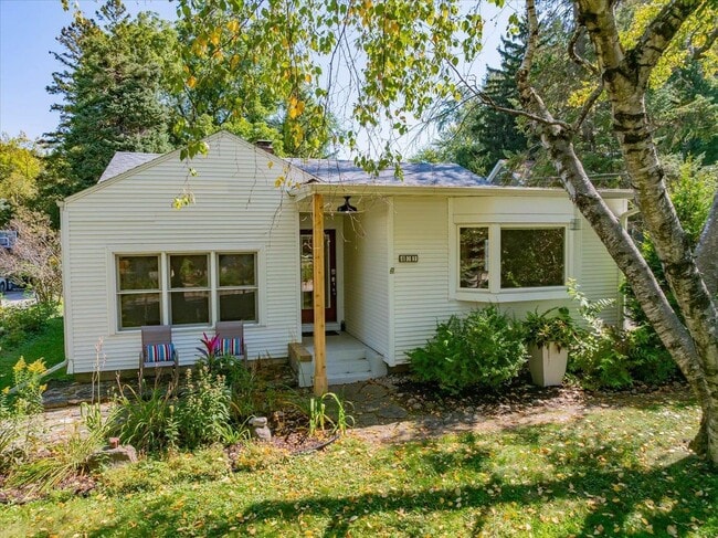 Building Photo - 401 Merrill Crest Dr