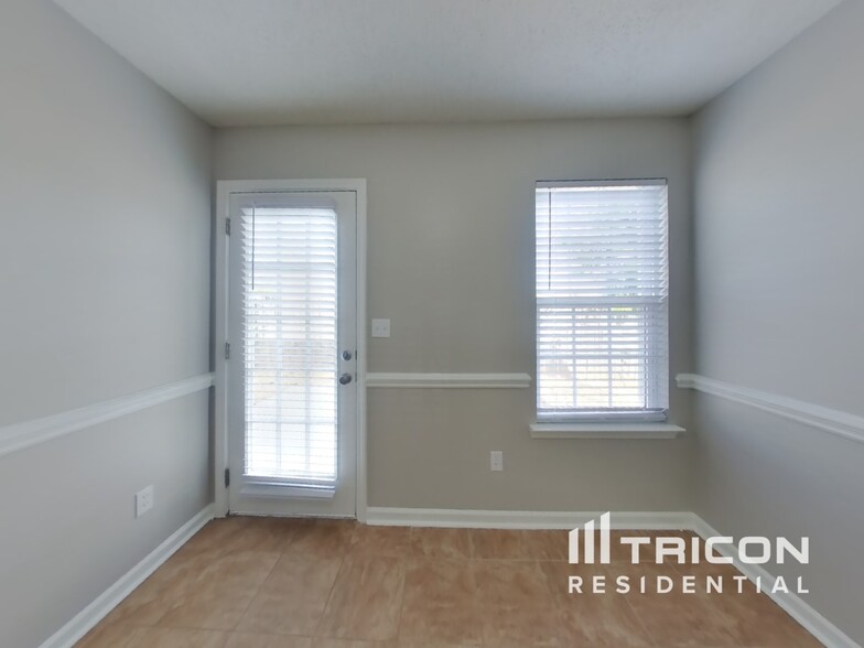 Building Photo - 7925 Donet Terrace Dr