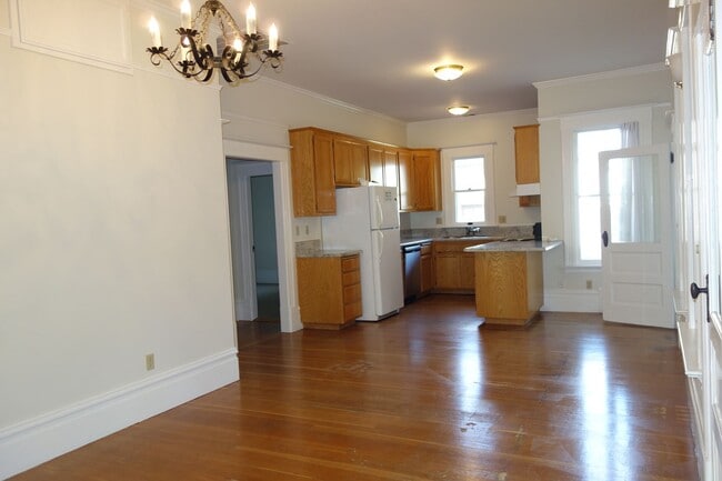 Building Photo - Charming 1910 Winters Home – 3 Bed, 2 Bath – Steps from Historic Downtown