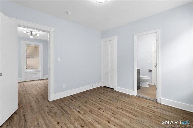 Building Photo - 55 Admiral St