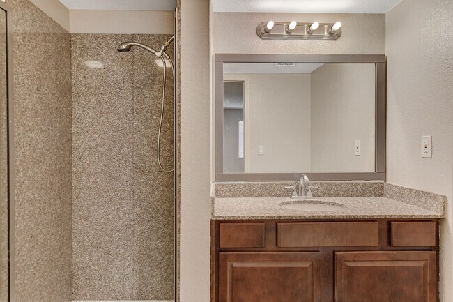 Building Photo - 5240 Indian River Dr