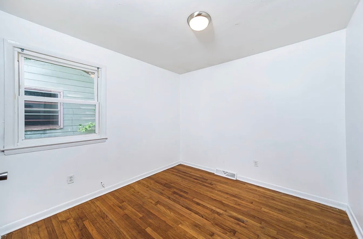 Building Photo - 1208 Louis Ln