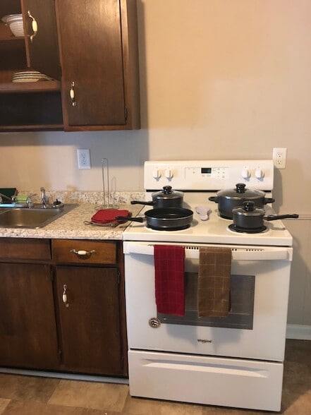 Building Photo - 1003 Silver Ave