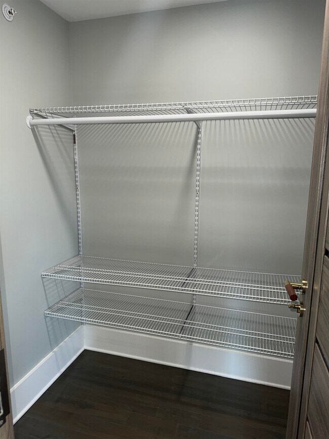 Building Photo - 76 Corbin Ave