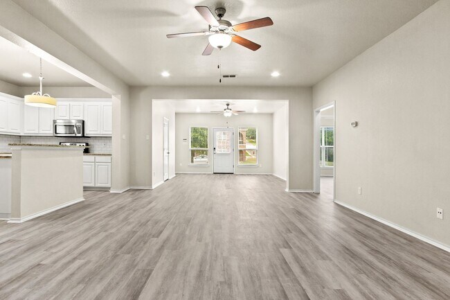 Building Photo - 2536 S University Dr