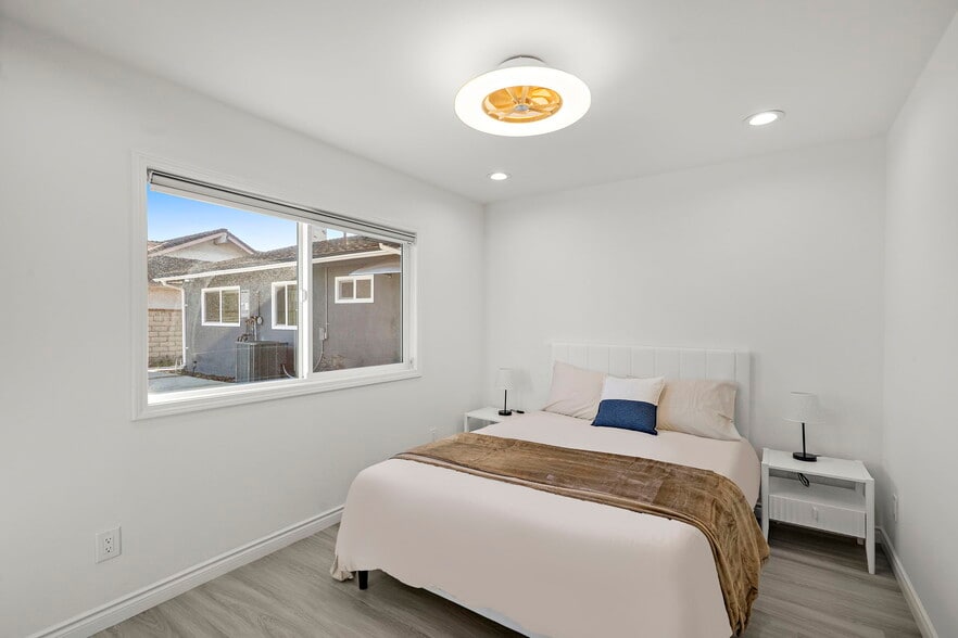 Building Photo - 5595 Heil Ave