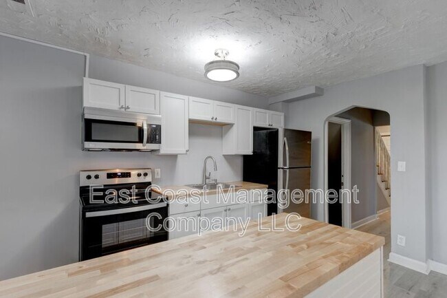 Building Photo - 4909 Edgemere Ave